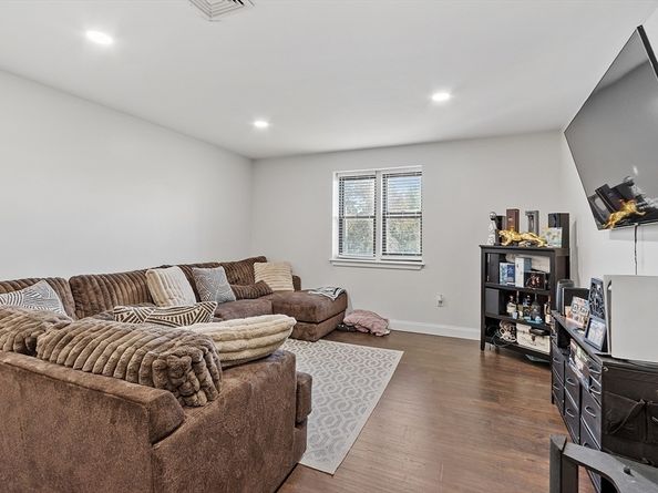 1029 Pleasant Street 19, Worcester MA 01602