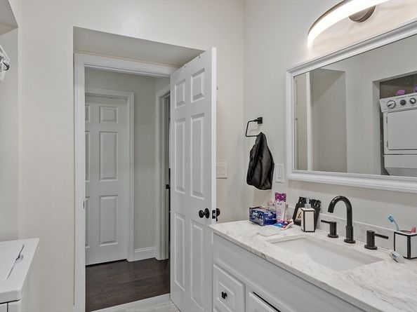 1029 Pleasant Street 19, Worcester MA 01602