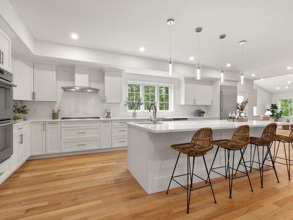 38 Freeport Drive, Burlington MA 01803