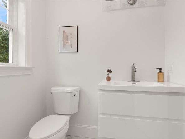 38 Freeport Drive, Burlington MA 01803