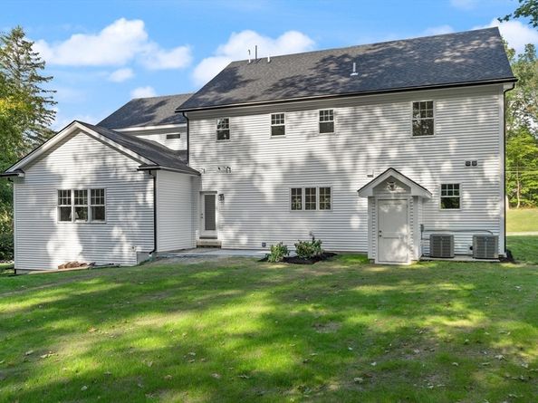 38 Freeport Drive, Burlington MA 01803
