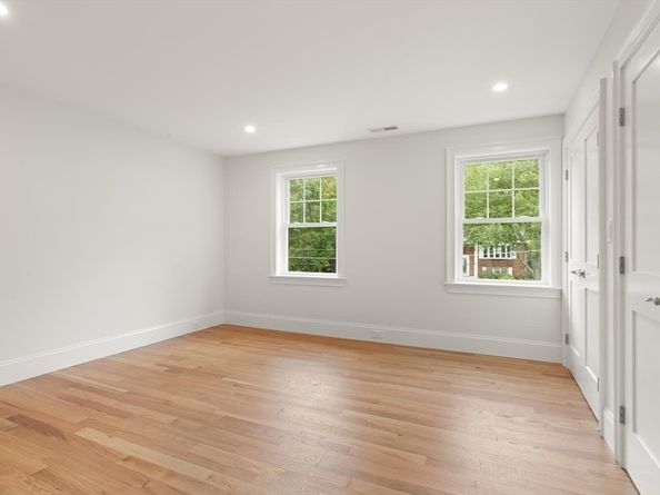 38 Freeport Drive, Burlington MA 01803