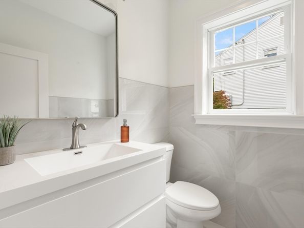 38 Freeport Drive, Burlington MA 01803