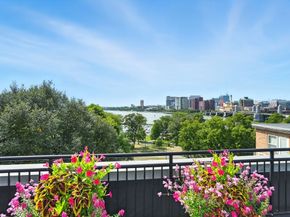 145 Pinckney St 403, Boston MA 02114