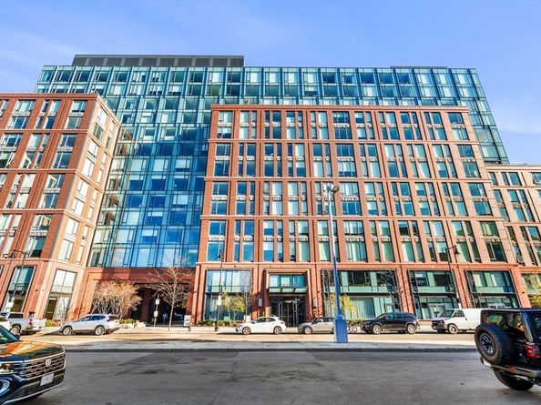 380 Harrison Ave. 14H, Boston MA 02118