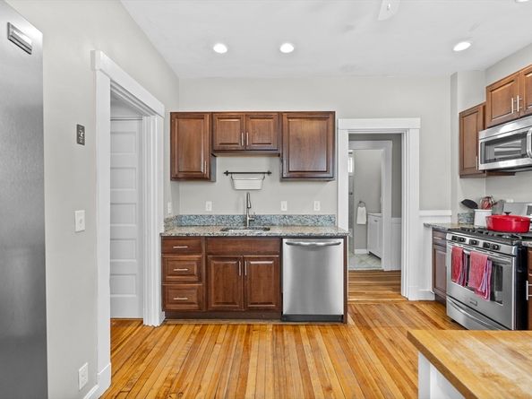 30 Chester Ave 1, Waltham MA 02453