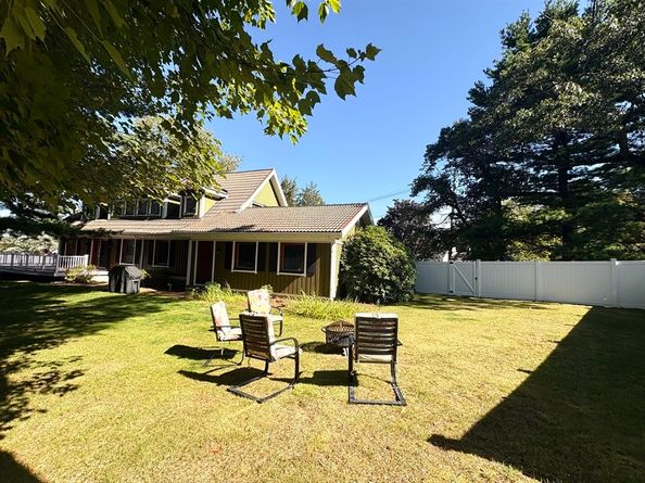 2 Pat Dr, Danvers MA 01923