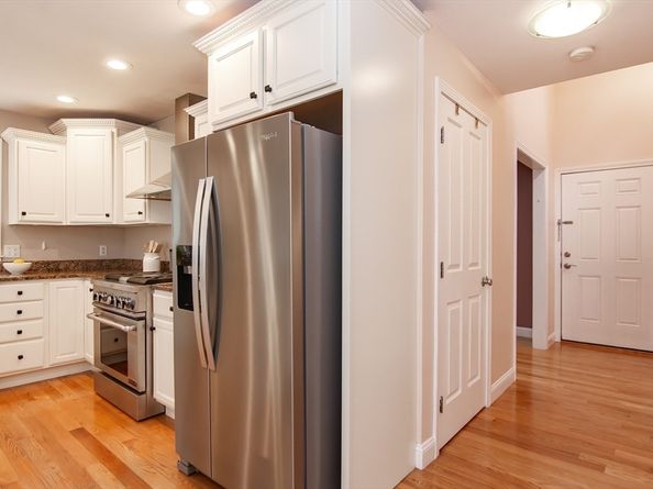 95 John St, Reading MA 01867
