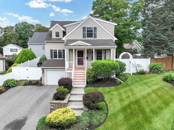 95 John St, Reading MA 01867