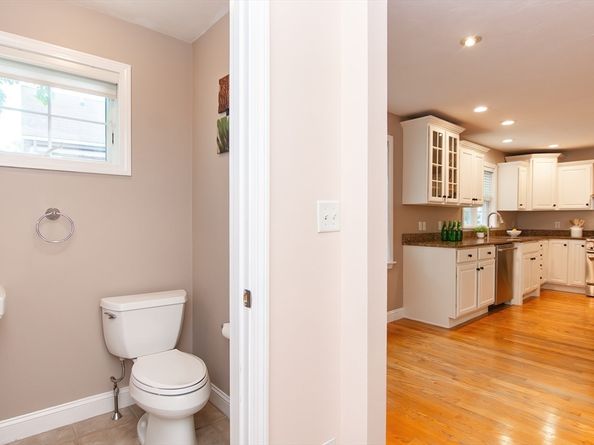 95 John St, Reading MA 01867