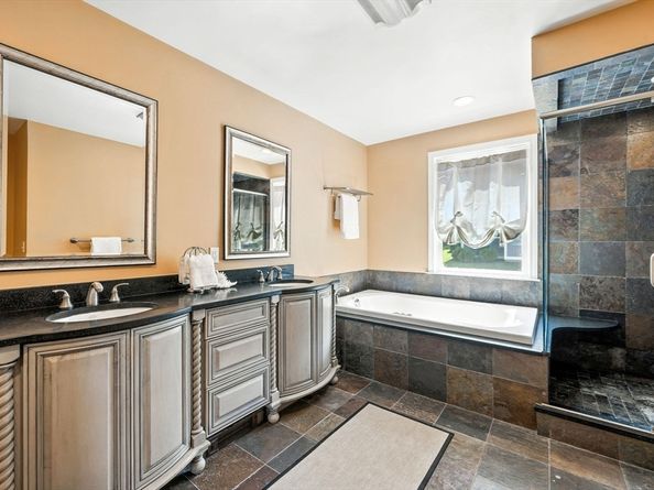 155 Village St, Marblehead MA 01945