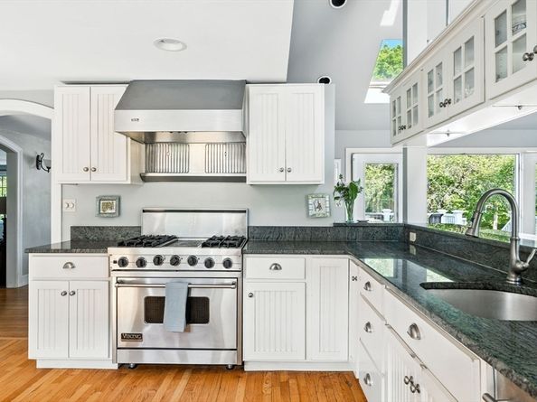 155 Village St, Marblehead MA 01945