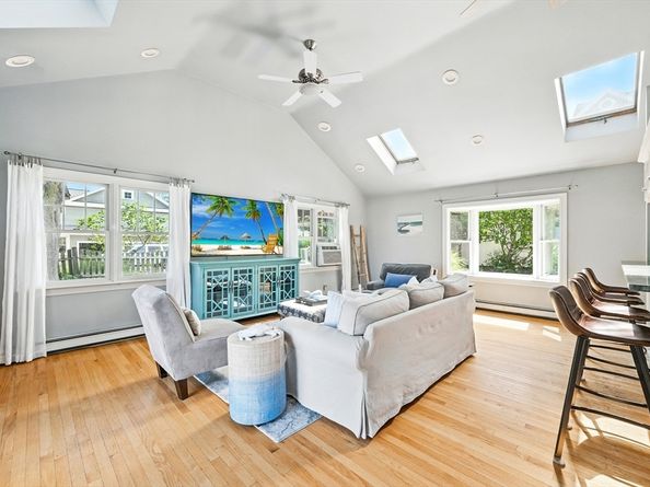 155 Village St, Marblehead MA 01945