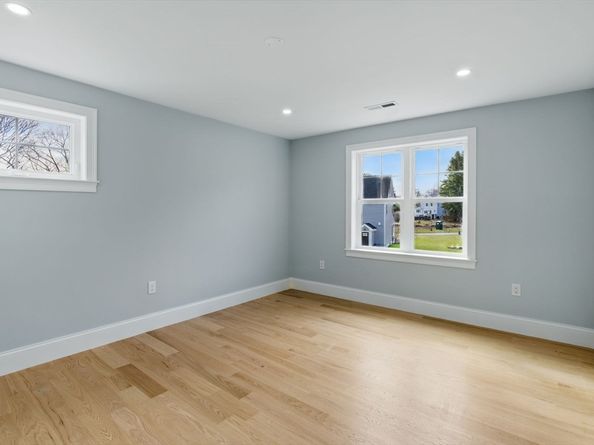 4R Chatham Ln, Danvers MA 01923