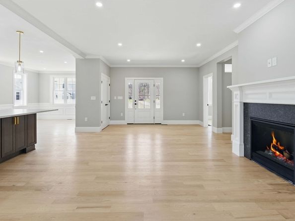 4R Chatham Ln, Danvers MA 01923