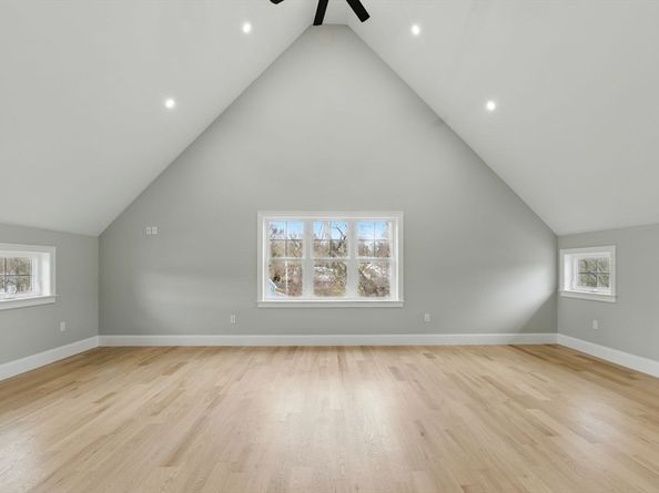 4R Chatham Ln, Danvers MA 01923