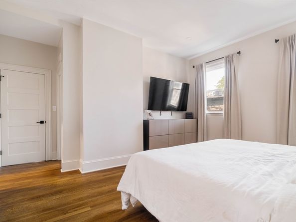 8 Naples Rd 1, Brookline MA 02446