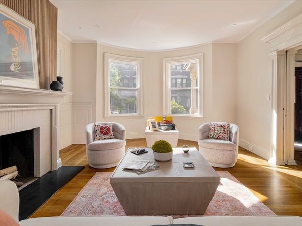 8 Naples Rd 1, Brookline MA 02446