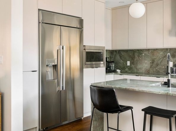 8 Naples Rd 1, Brookline MA 02446
