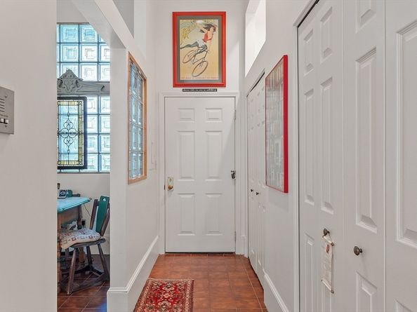 5 School Street 6, Salem MA 01970