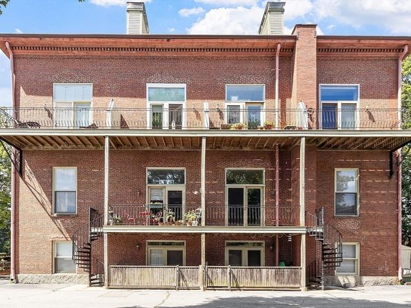 5 School Street 6, Salem MA 01970