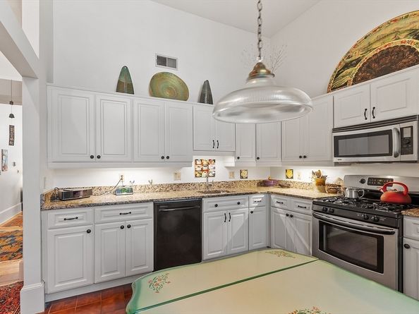 5 School Street 6, Salem MA 01970
