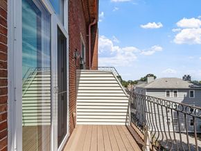 5 School Street 6, Salem MA 01970