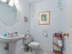 5 School Street 6, Salem MA 01970