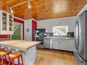 89 Benjamin St, Leominster MA 01453