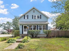 89 Benjamin St, Leominster MA 01453