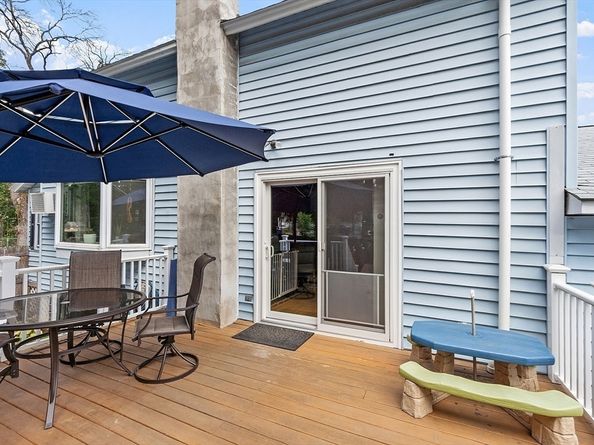 89 Benjamin St, Leominster MA 01453