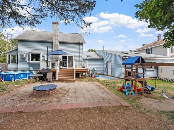 89 Benjamin St, Leominster MA 01453