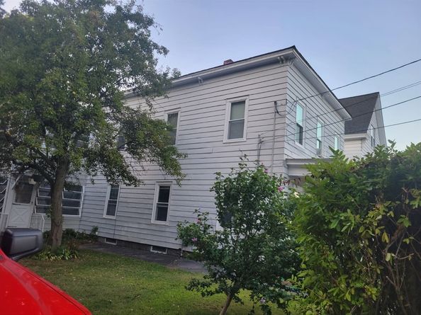 11 Doane St, Fitchburg MA 01420