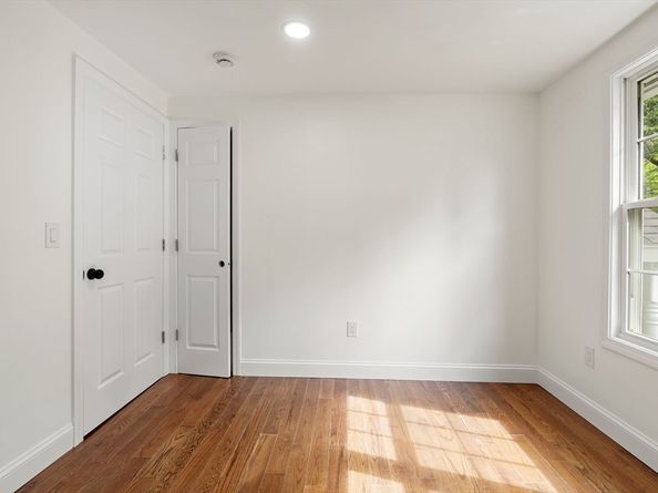 5 Munroe Way, Billerica MA 01821