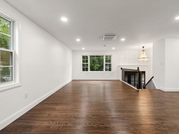 5 Munroe Way, Billerica MA 01821