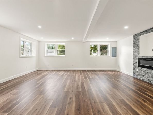 5 Munroe Way, Billerica MA 01821