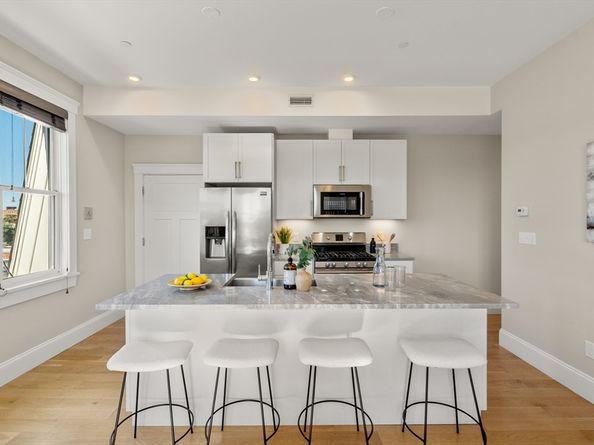 593 Somerville Ave 6, Somerville MA 02143