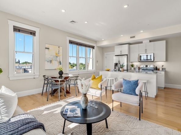 593 Somerville Ave 6, Somerville MA 02143