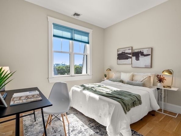 593 Somerville Ave 6, Somerville MA 02143