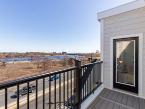 654 Mystic Ave B, Somerville MA 02145