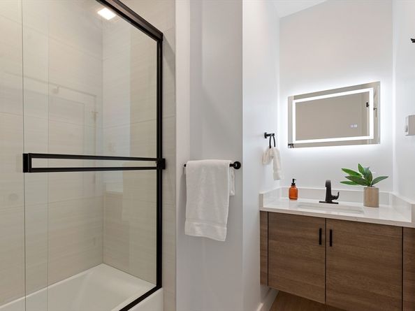 654 Mystic Ave B, Somerville MA 02145