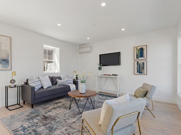 654 Mystic Ave B, Somerville MA 02145