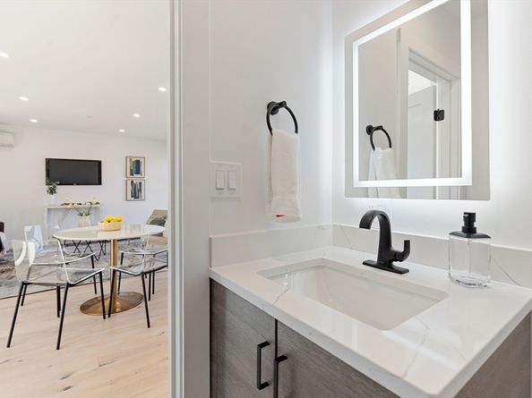 654 Mystic Ave B, Somerville MA 02145