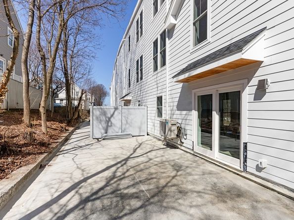 654 Mystic Ave B, Somerville MA 02145