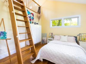 34 Hyslop, Brookline MA 02245