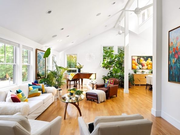 34 Hyslop, Brookline MA 02245