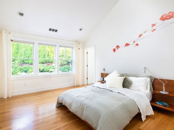 34 Hyslop, Brookline MA 02245