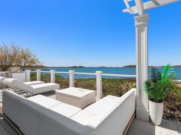 2 Beach Ln, Hingham MA 02043