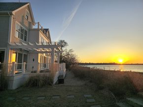 2 Beach Ln, Hingham MA 02043