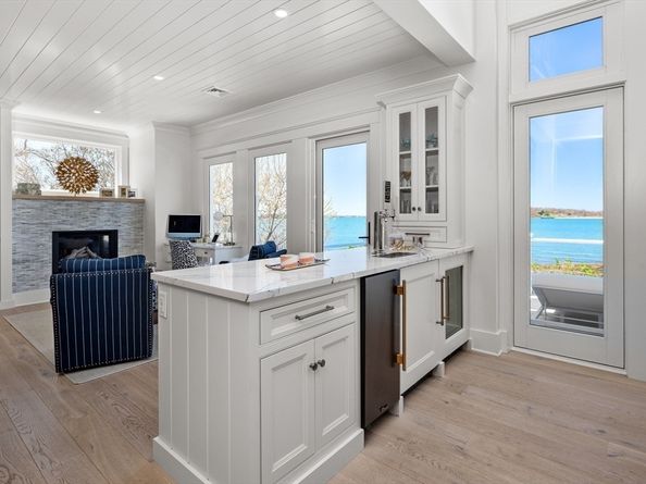 2 Beach Ln, Hingham MA 02043